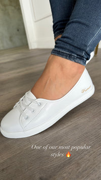 Hazaari Sneakers (White)